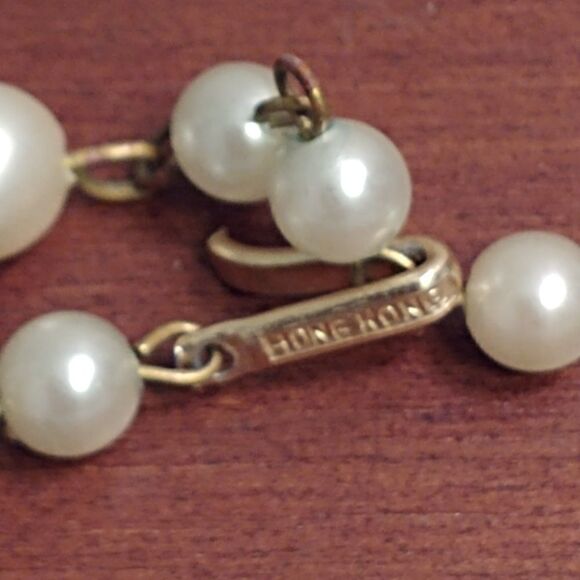 2 for $20 VTG Pale Green Beasld Hong Kong Necklace - Picture 5 of 8